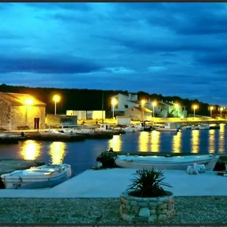 Apartman In With Sea View, Terrace, Air Conditioning, Wifi