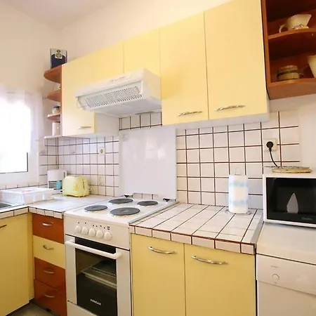Apartman In With Sea View, Terrace, Air Conditioning, Wifi *