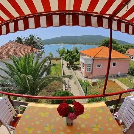 In With Sea View, Terrace, Air Conditioning, Wifi Ist